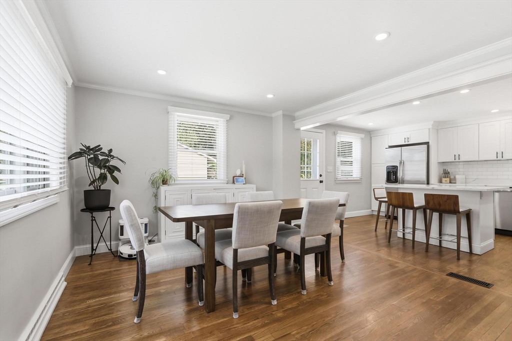 8 Glenwood St Property Photo 3
