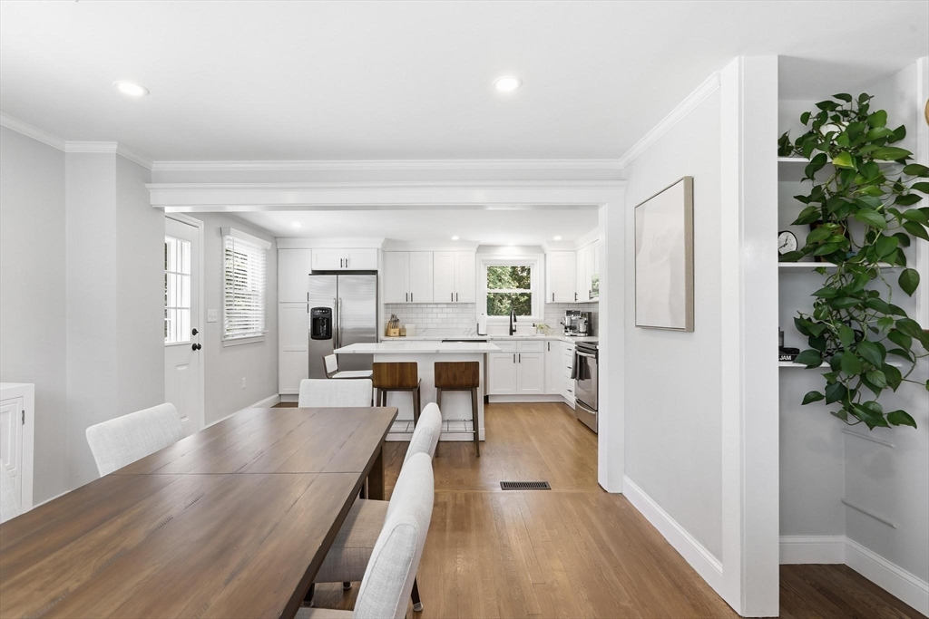 8 Glenwood St Property Photo 5