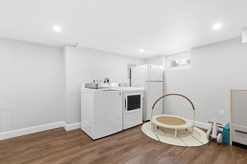 8 Glenwood St Property Photo 22
