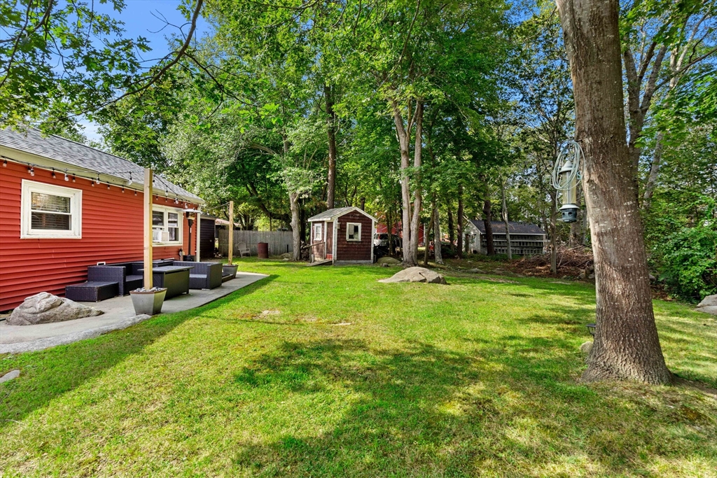 2 Hill Top Ln Property Photo 9