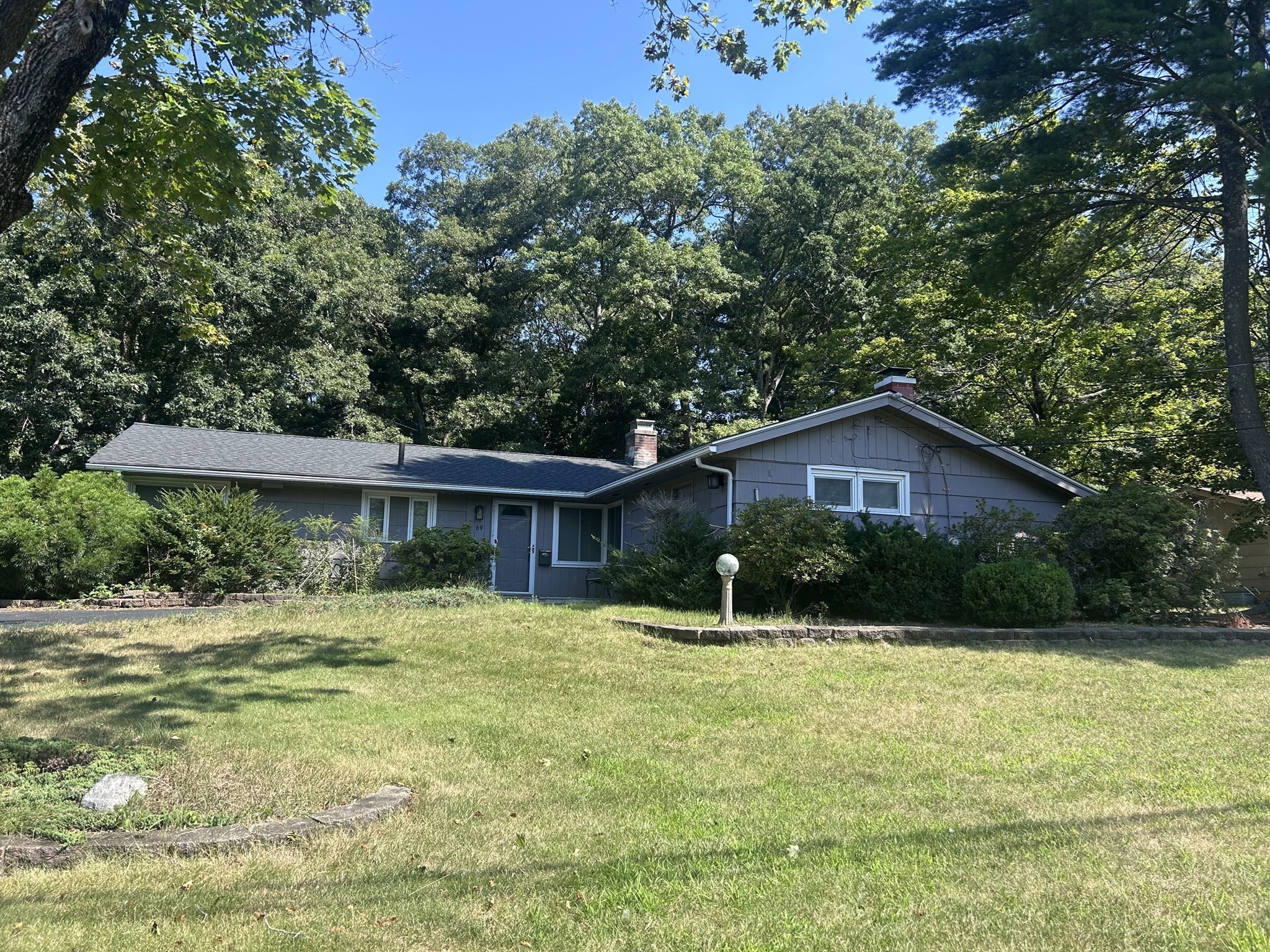 69 Griffin Rd Property Photo 1