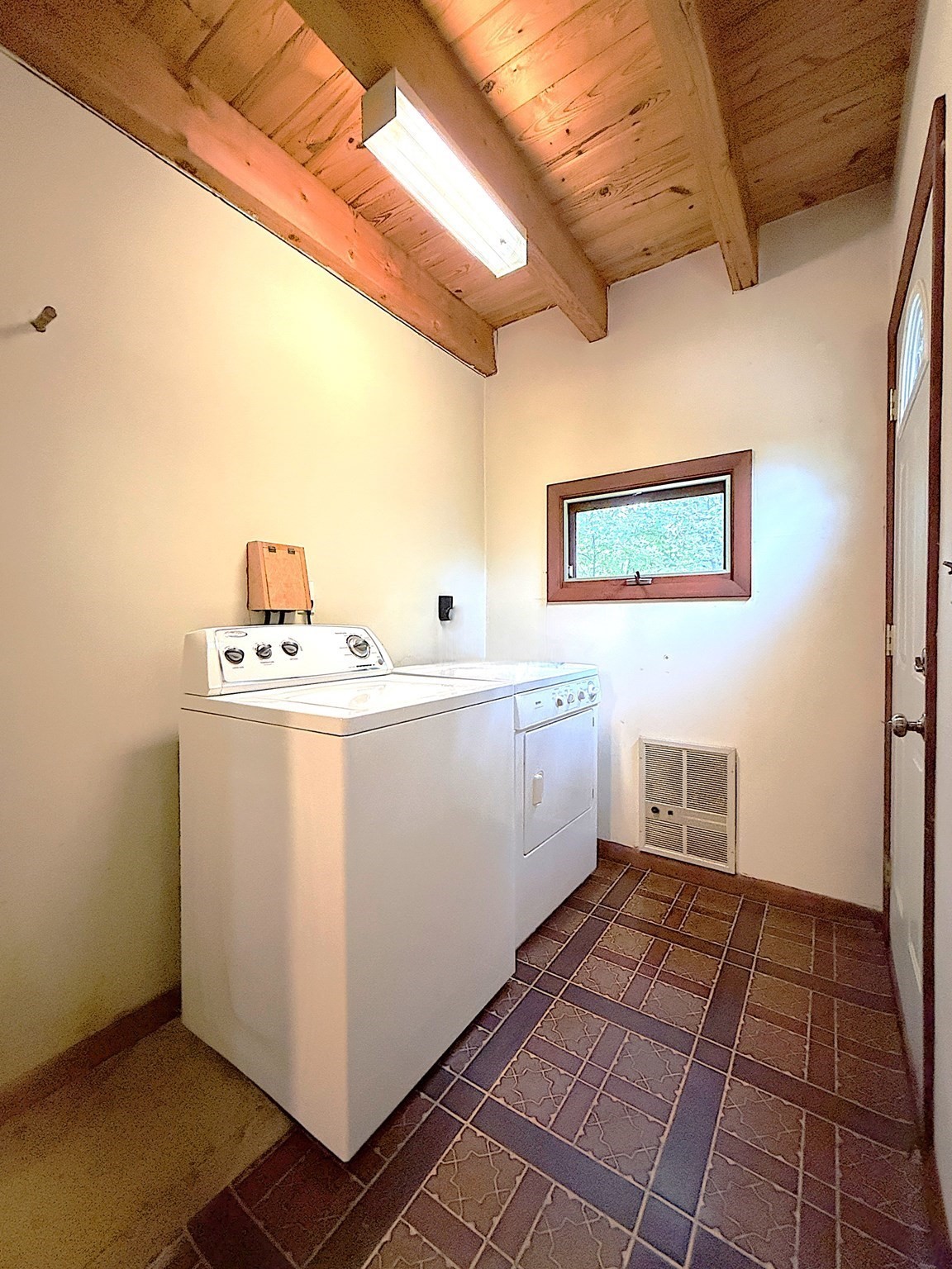 223 Boston Post Rd Property Photo 5