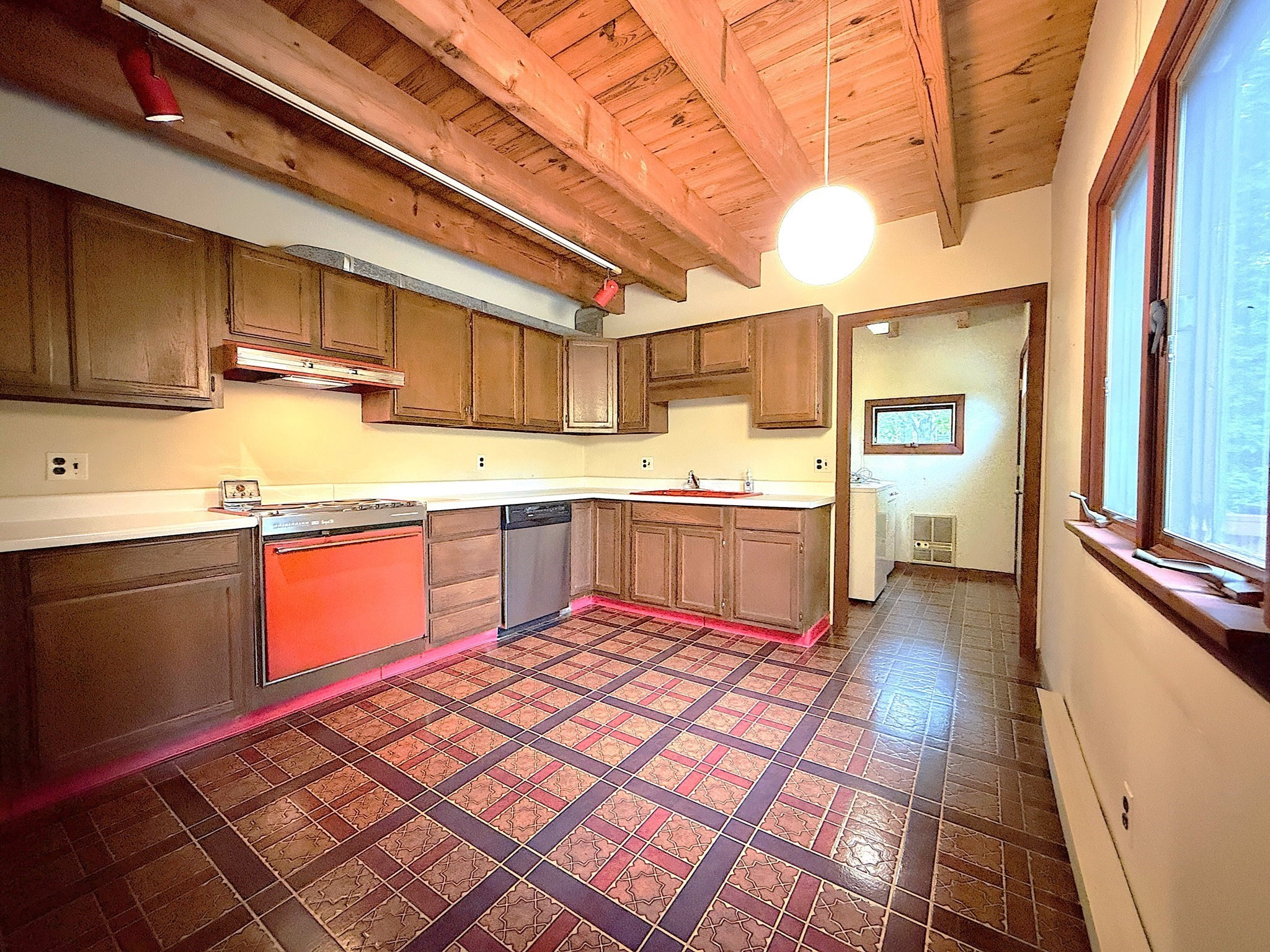 223 Boston Post Rd Property Photo 6