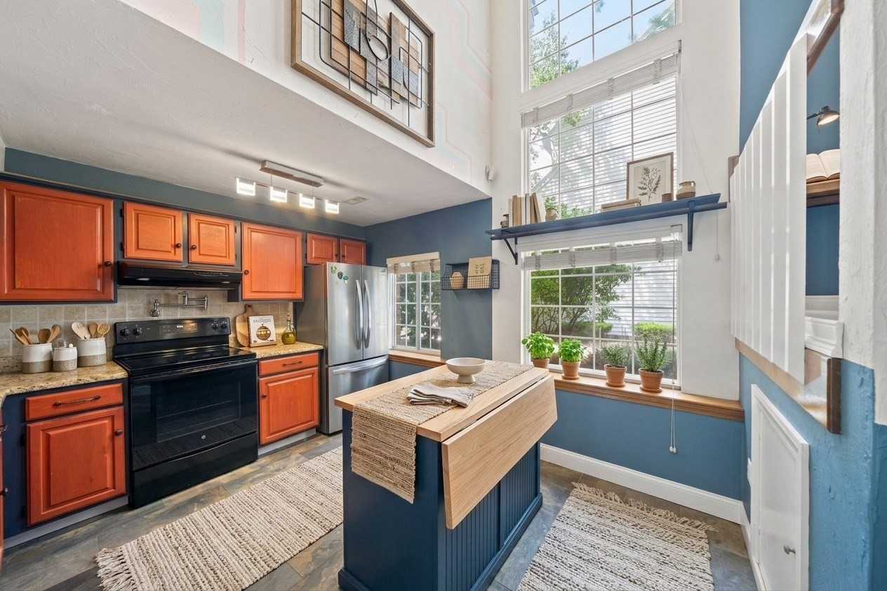 171 Tall Oaks Dr # F Property Photo 1