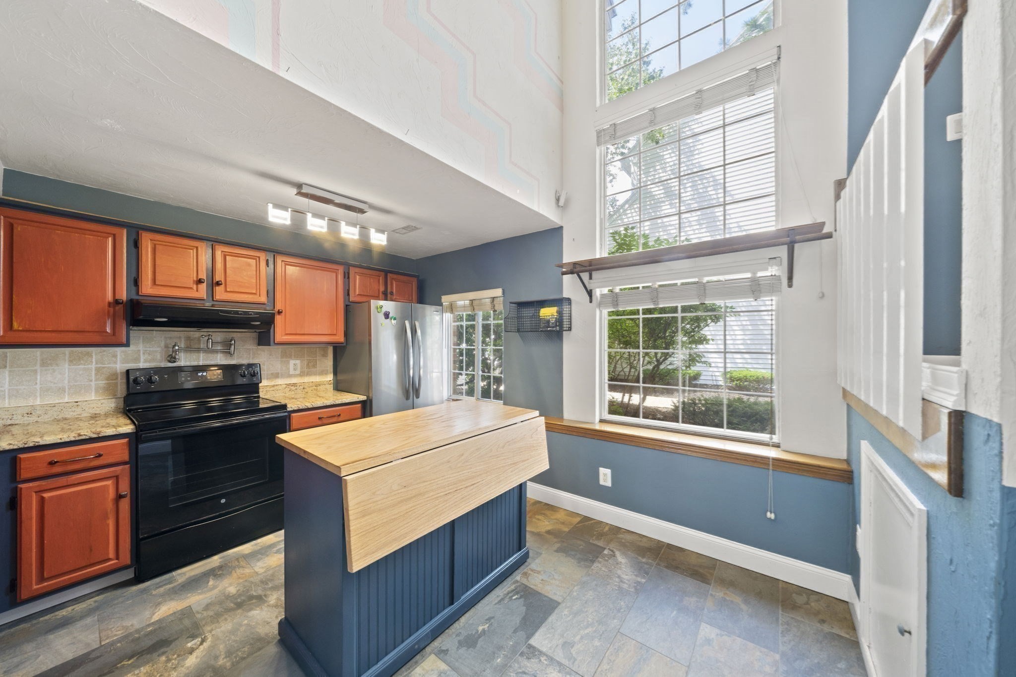 171 Tall Oaks Dr # F Property Photo 9