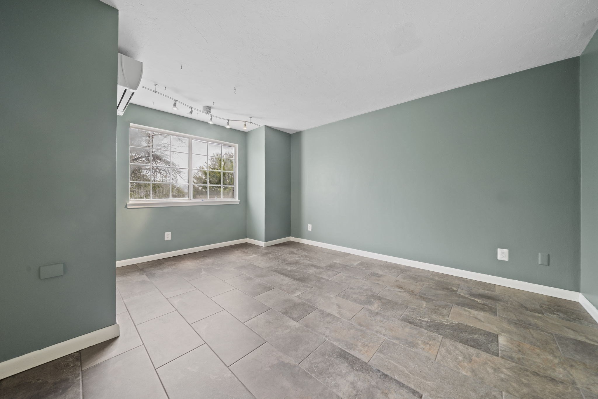 171 Tall Oaks Dr # F Property Photo 22