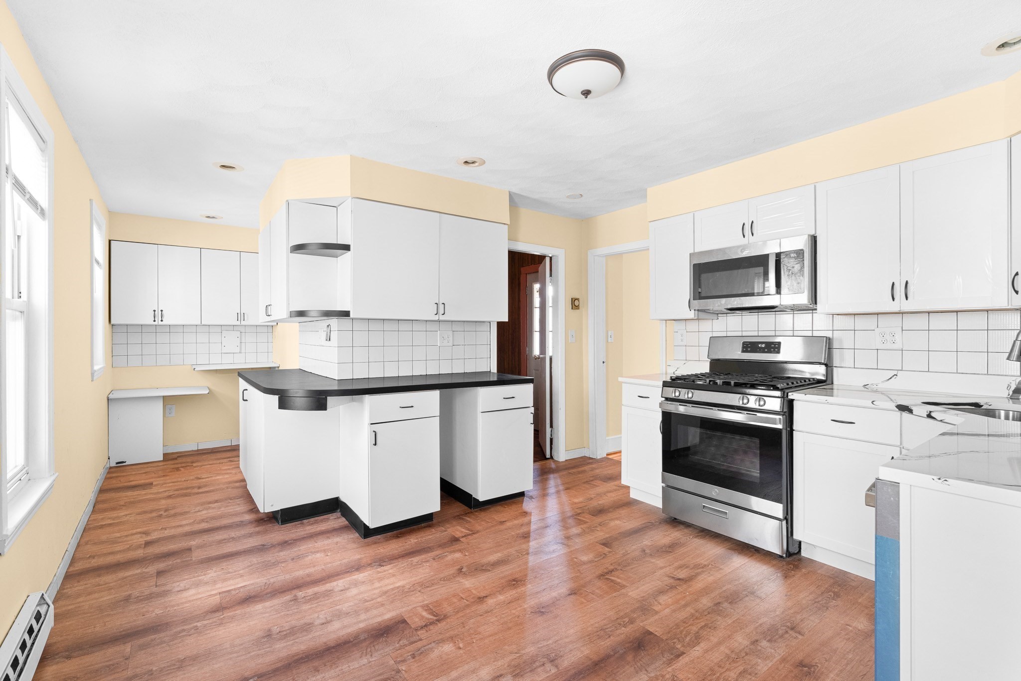 15 Oakland Ave # 3 Property Photo 2