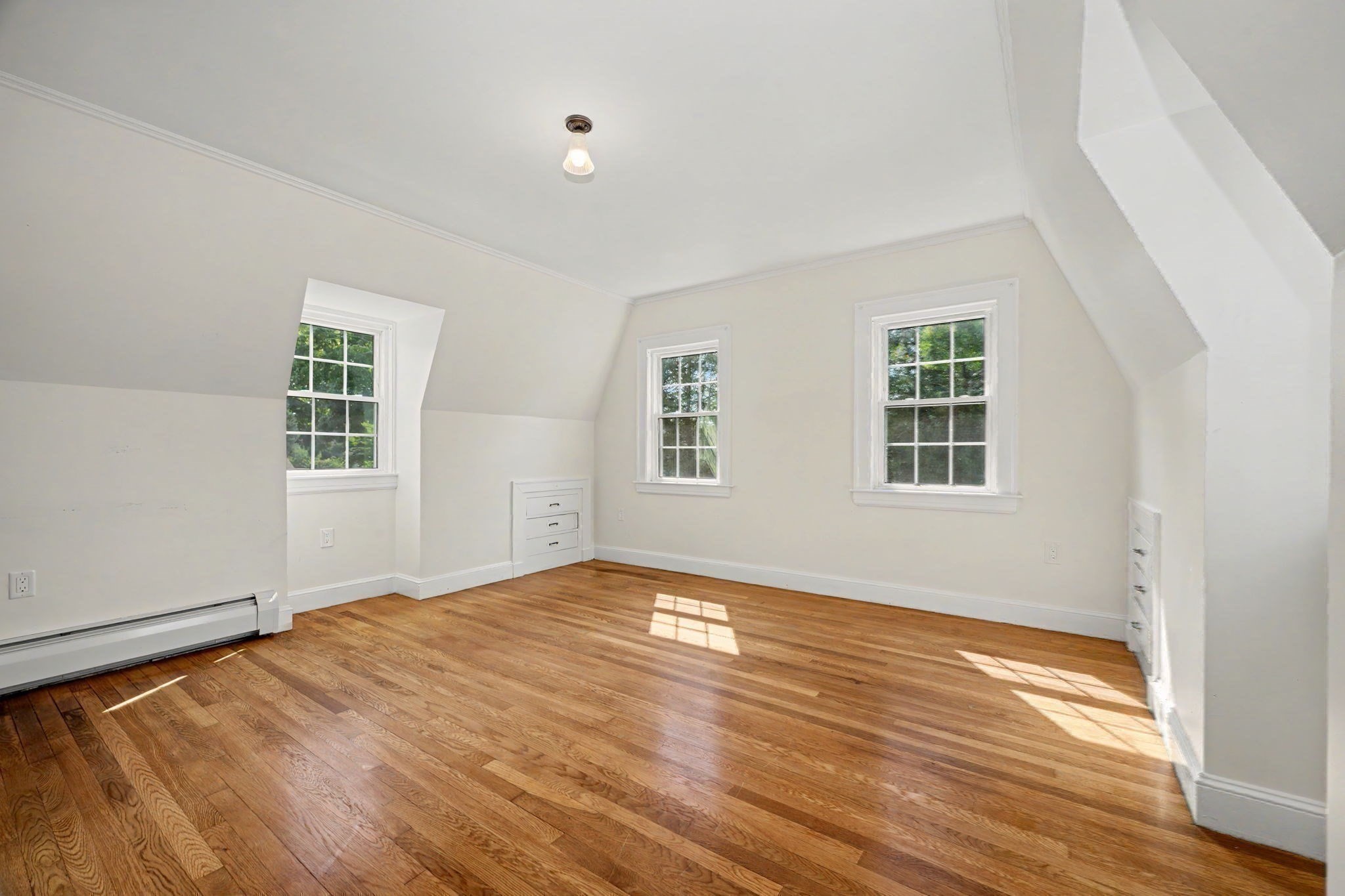 15 Eden St Property Photo 25