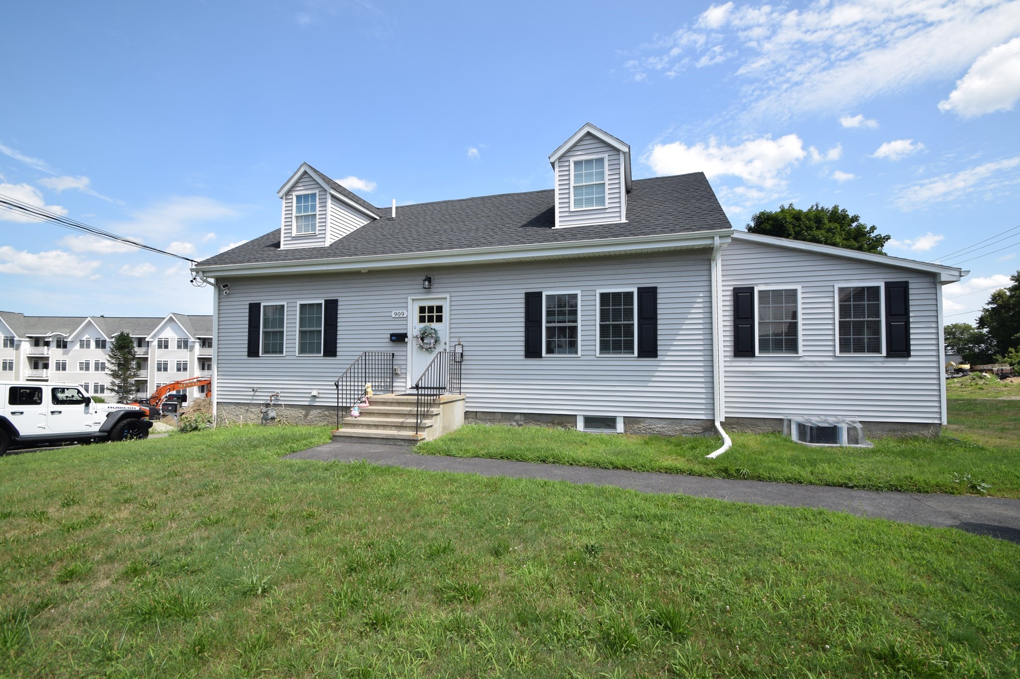 909 North Street # A Property Photo 1