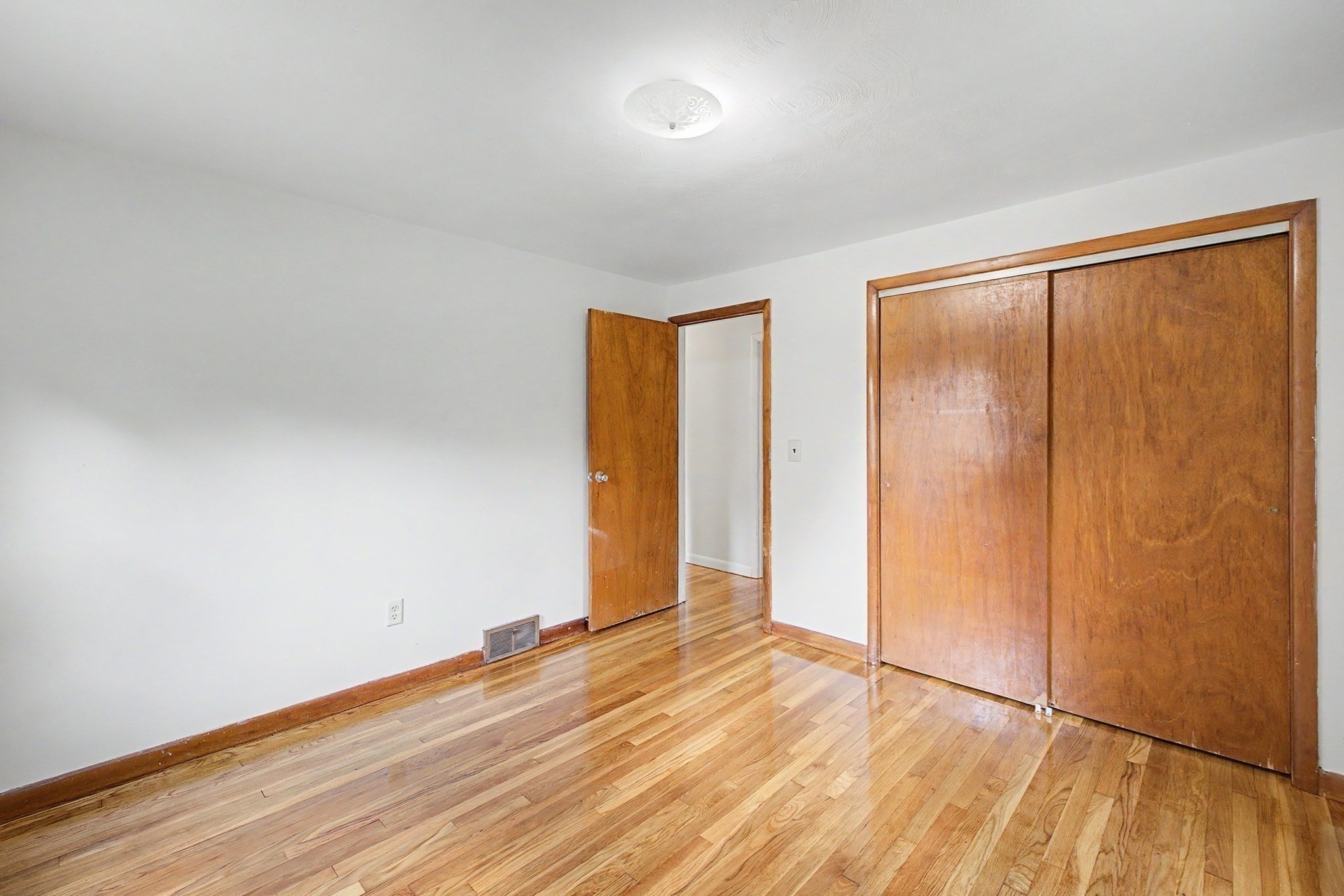 9 Moss Rd Property Photo 8