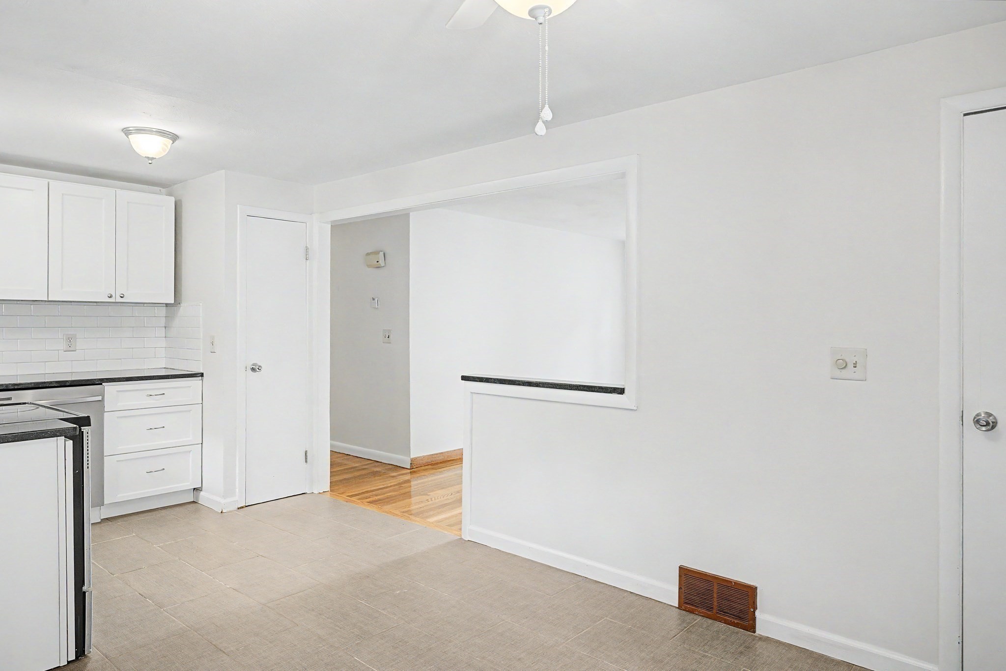 9 Moss Rd Property Photo 13
