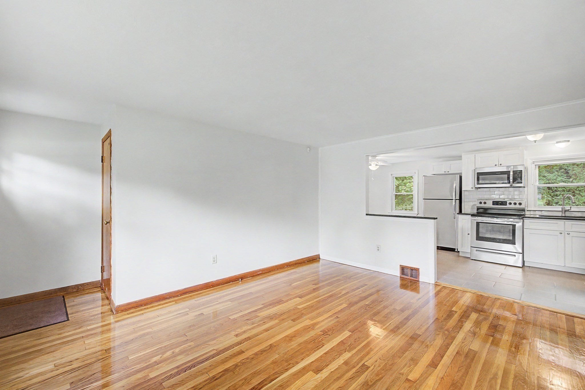 9 Moss Rd Property Photo 14