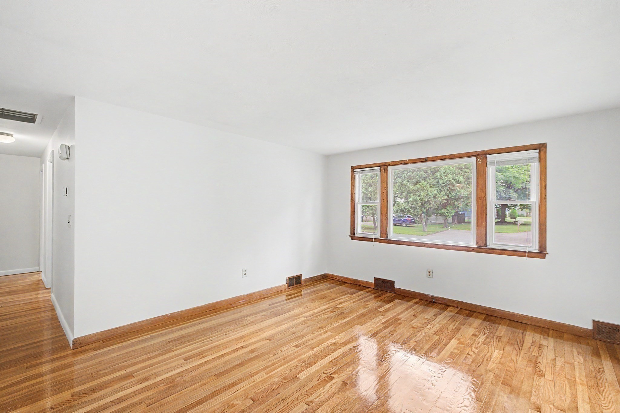 9 Moss Rd Property Photo 17