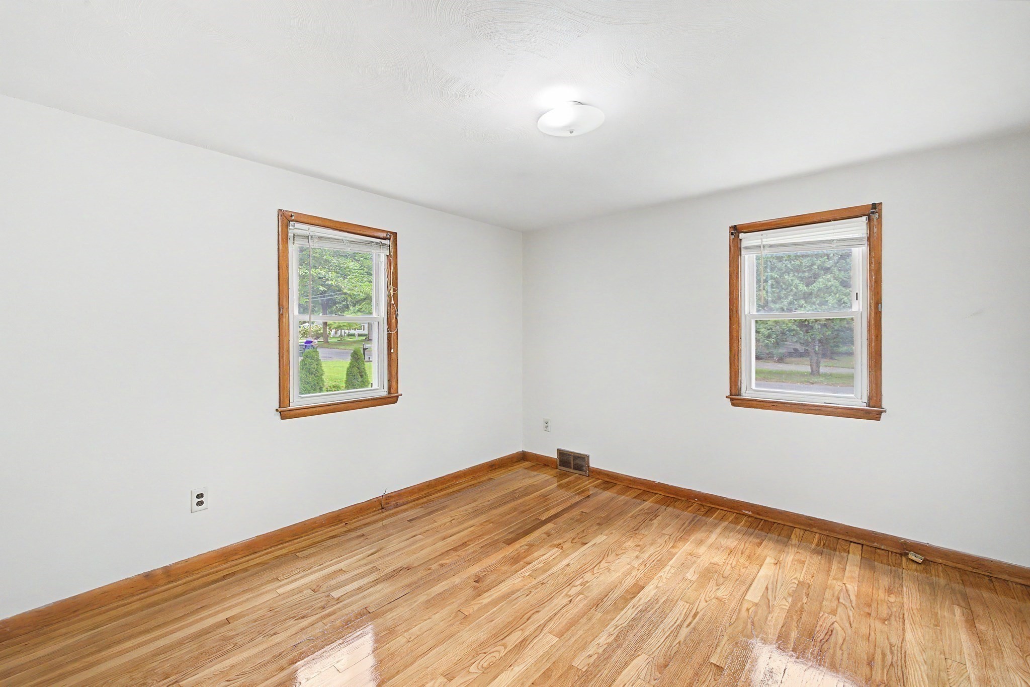 9 Moss Rd Property Photo 20