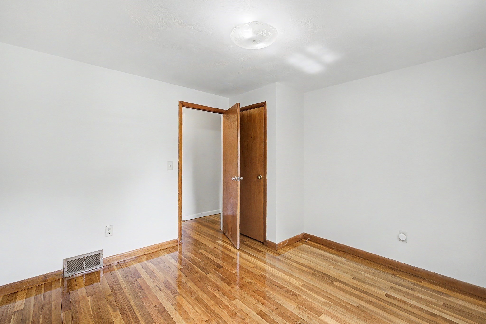 9 Moss Rd Property Photo 24