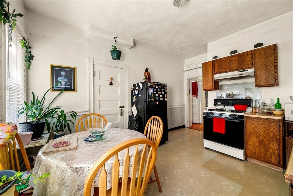 106 Harrishof St. Property Photo 37