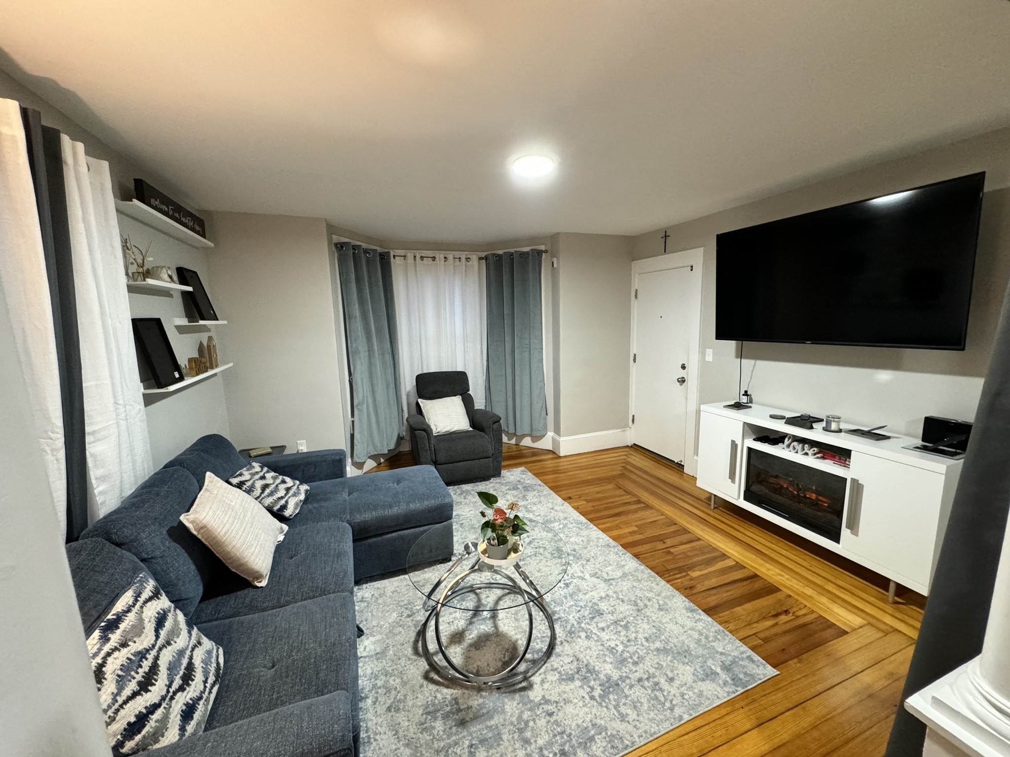 55 Collins St # 1 Property Photo 5