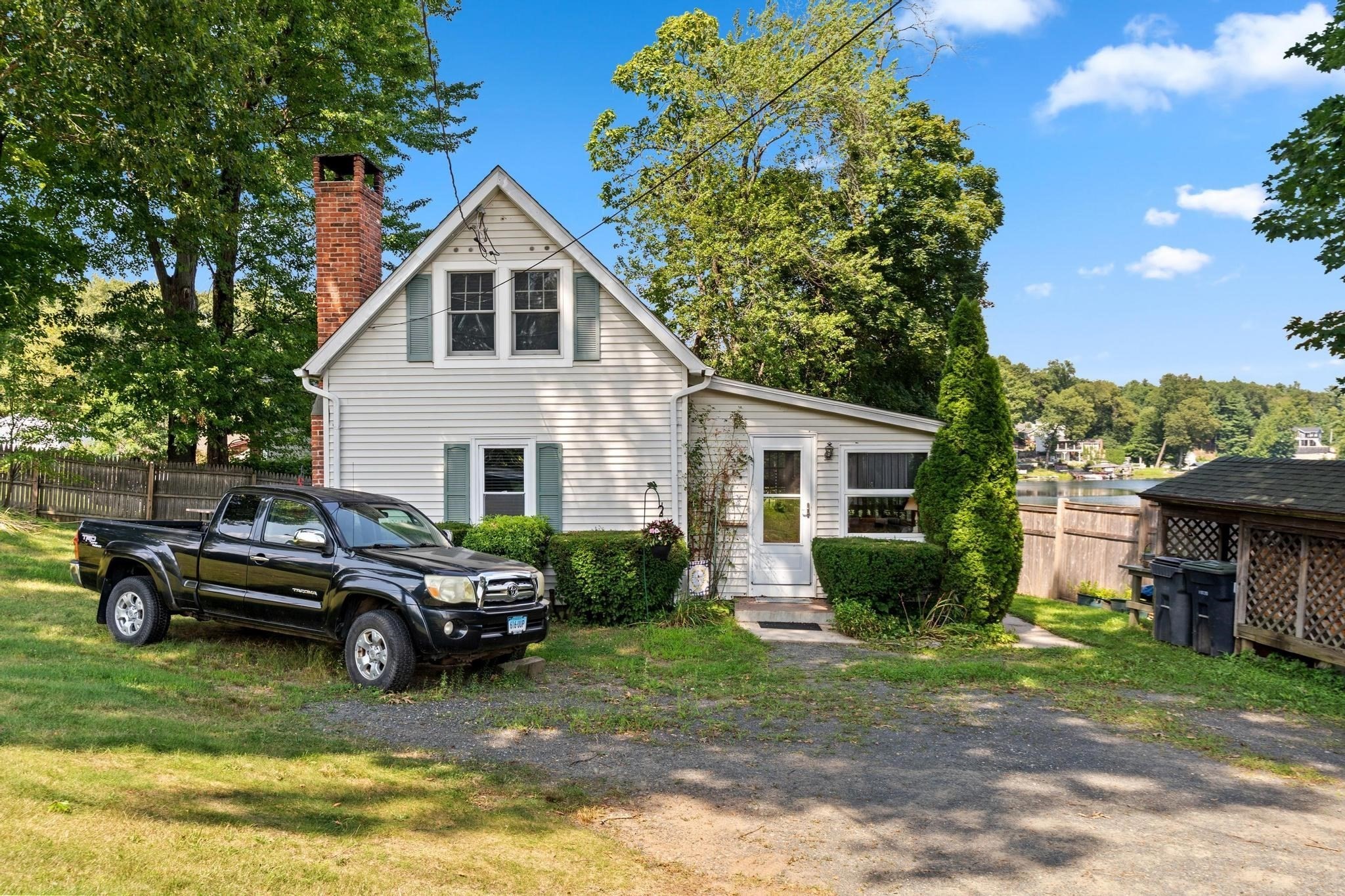 82 Point Grove Rd Property Photo 1