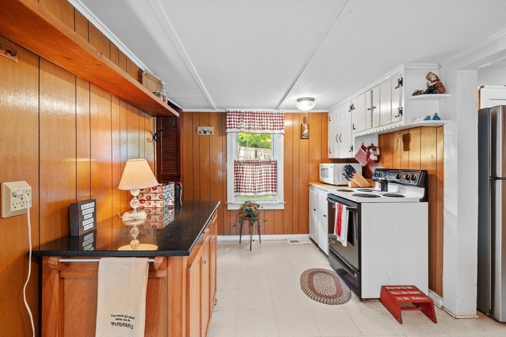 82 Point Grove Rd Property Photo 17