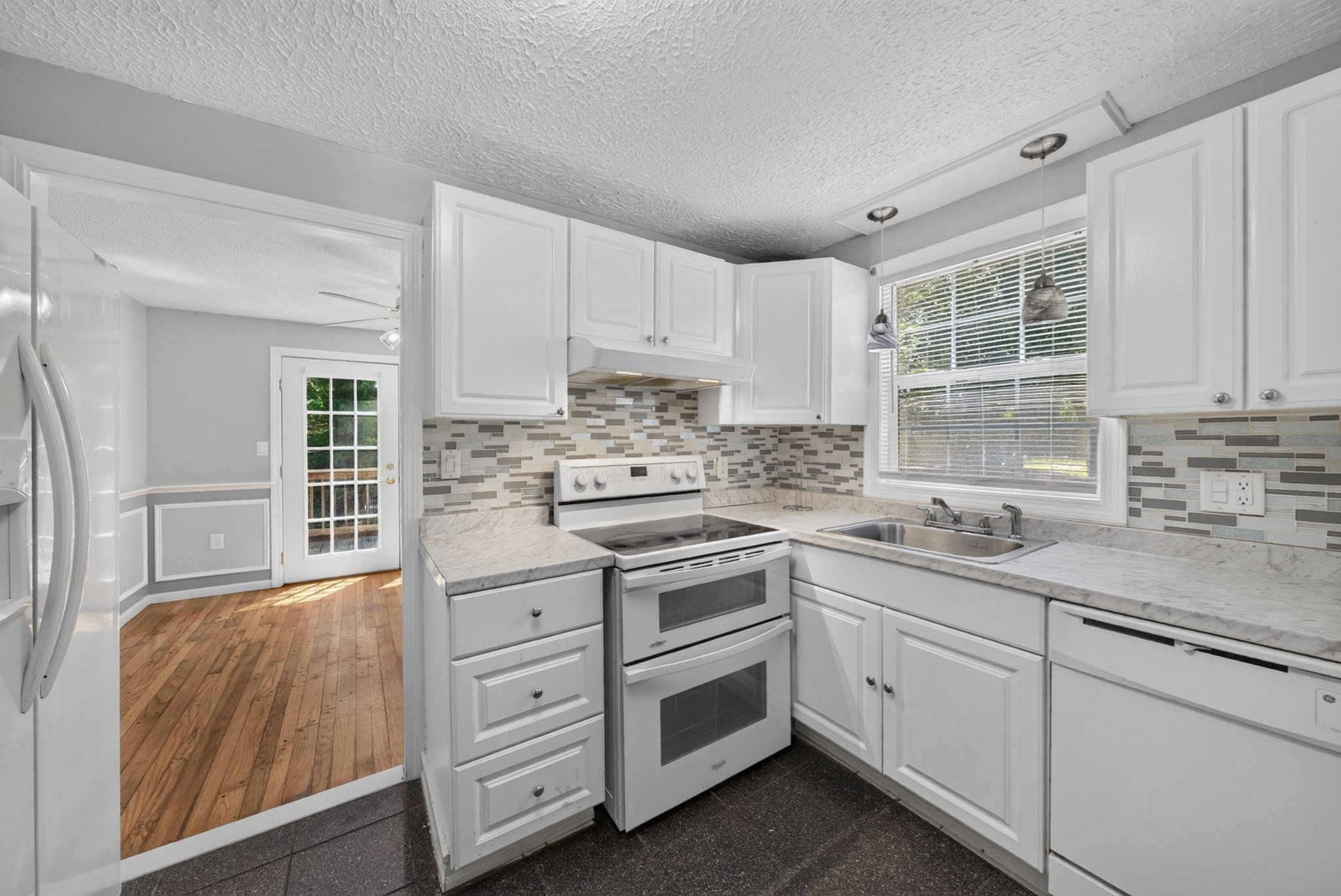 474-476 Franklin Street Property Photo 5