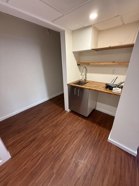 10 Sewall Ave Property Photo 8