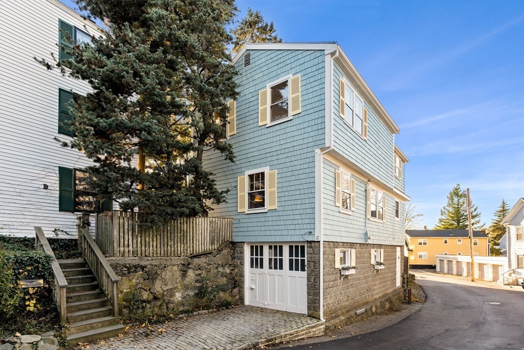 12 Bassett Street Property Photo 1