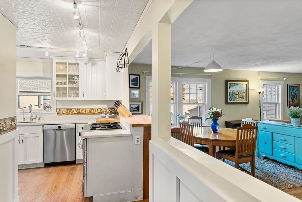 12 Bassett Street Property Photo 4