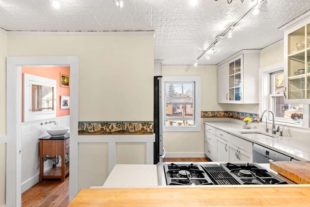 12 Bassett Street Property Photo 6