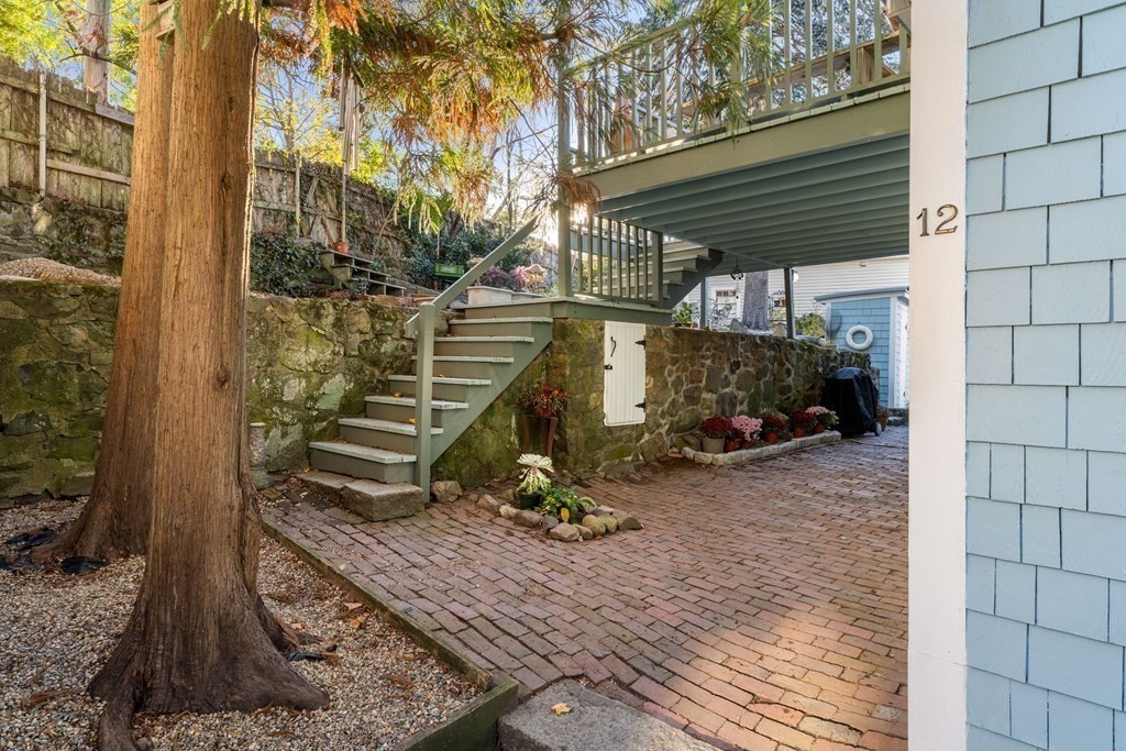 12 Bassett Street Property Photo 25