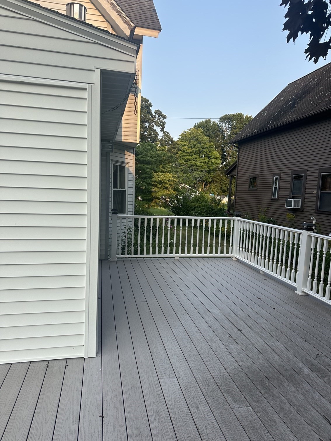 90 Locust Ave Property Photo 4
