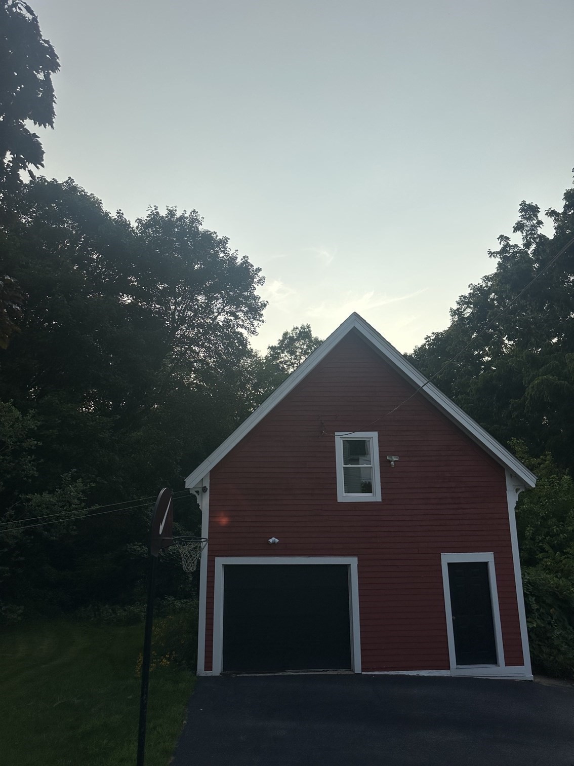 90 Locust Ave Property Photo 5