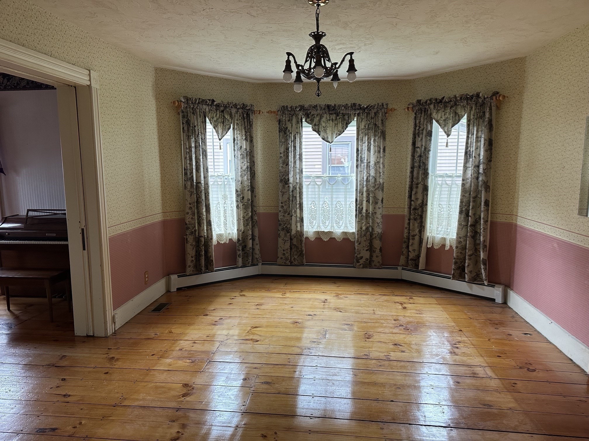 90 Locust Ave Property Photo 14