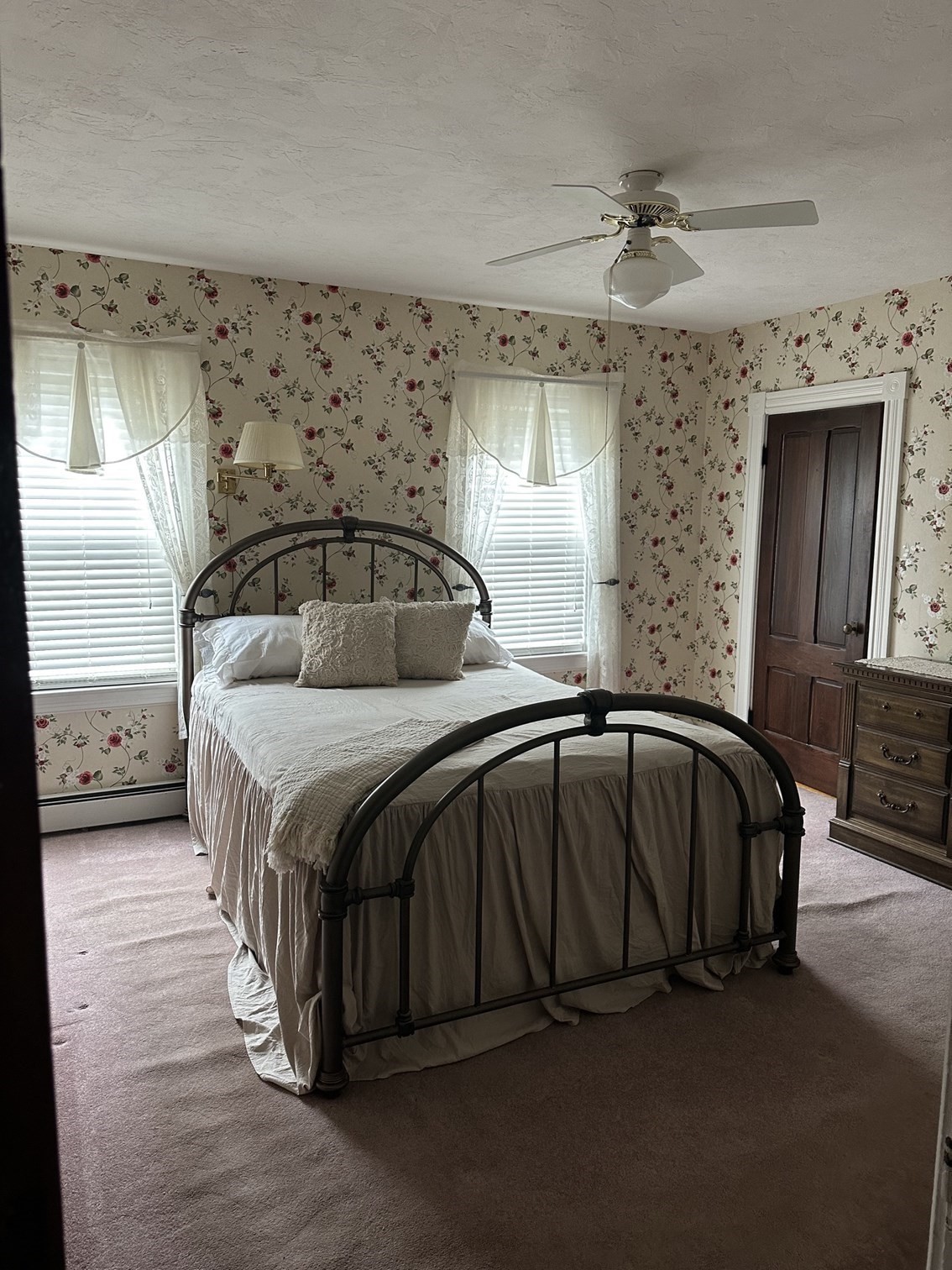90 Locust Ave Property Photo 18