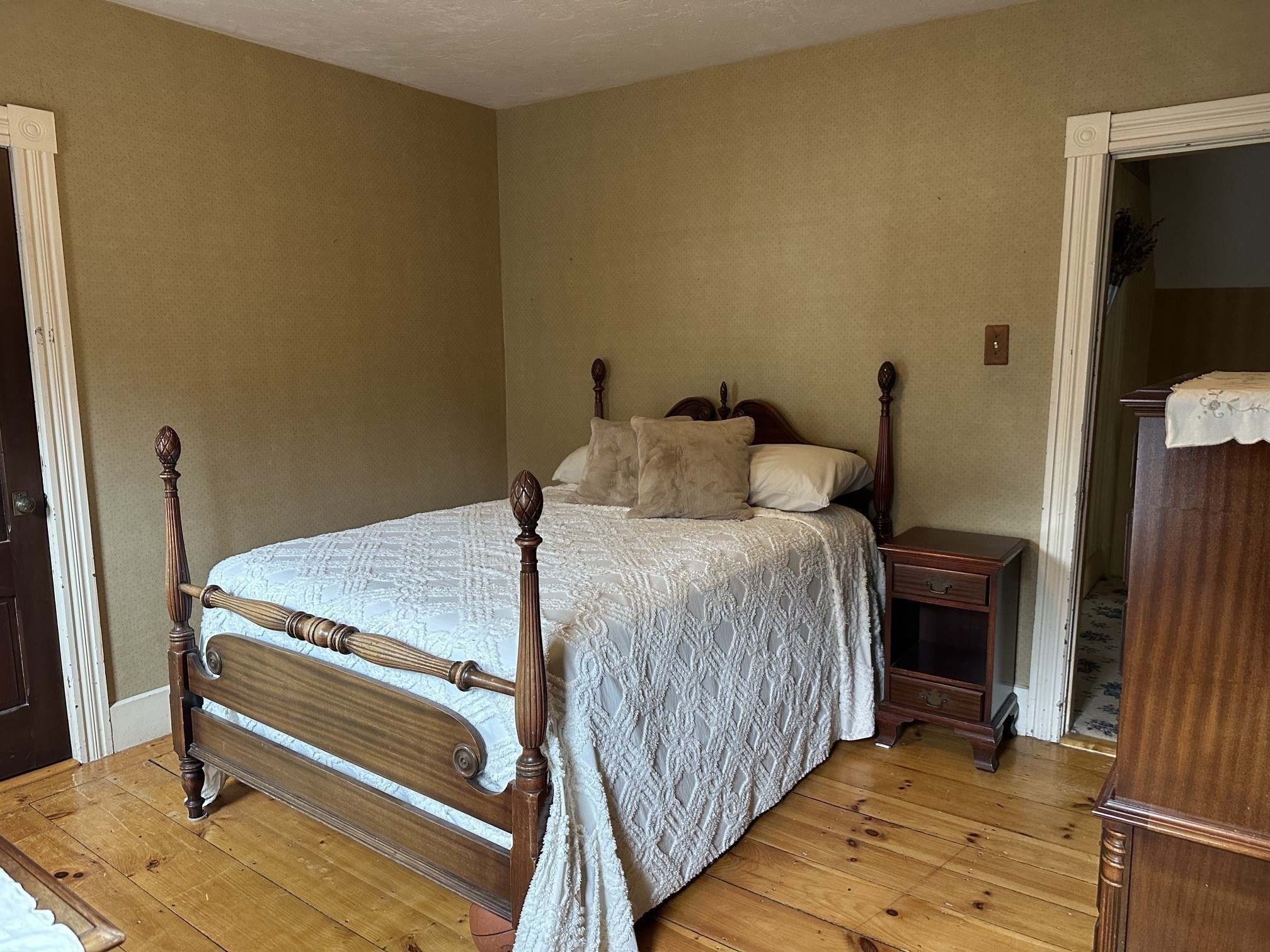 90 Locust Ave Property Photo 20