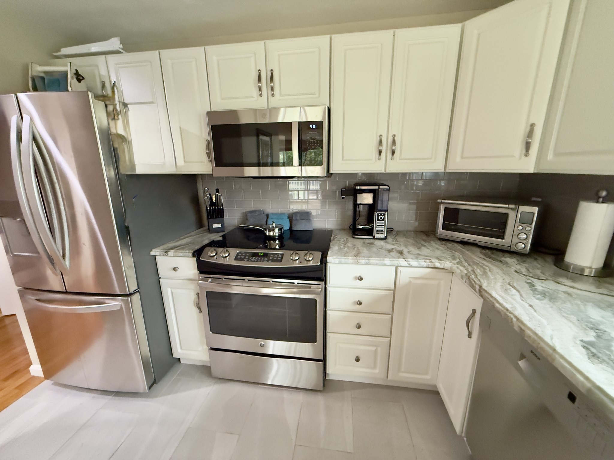 605 White Cliff Dr Property Photo 6