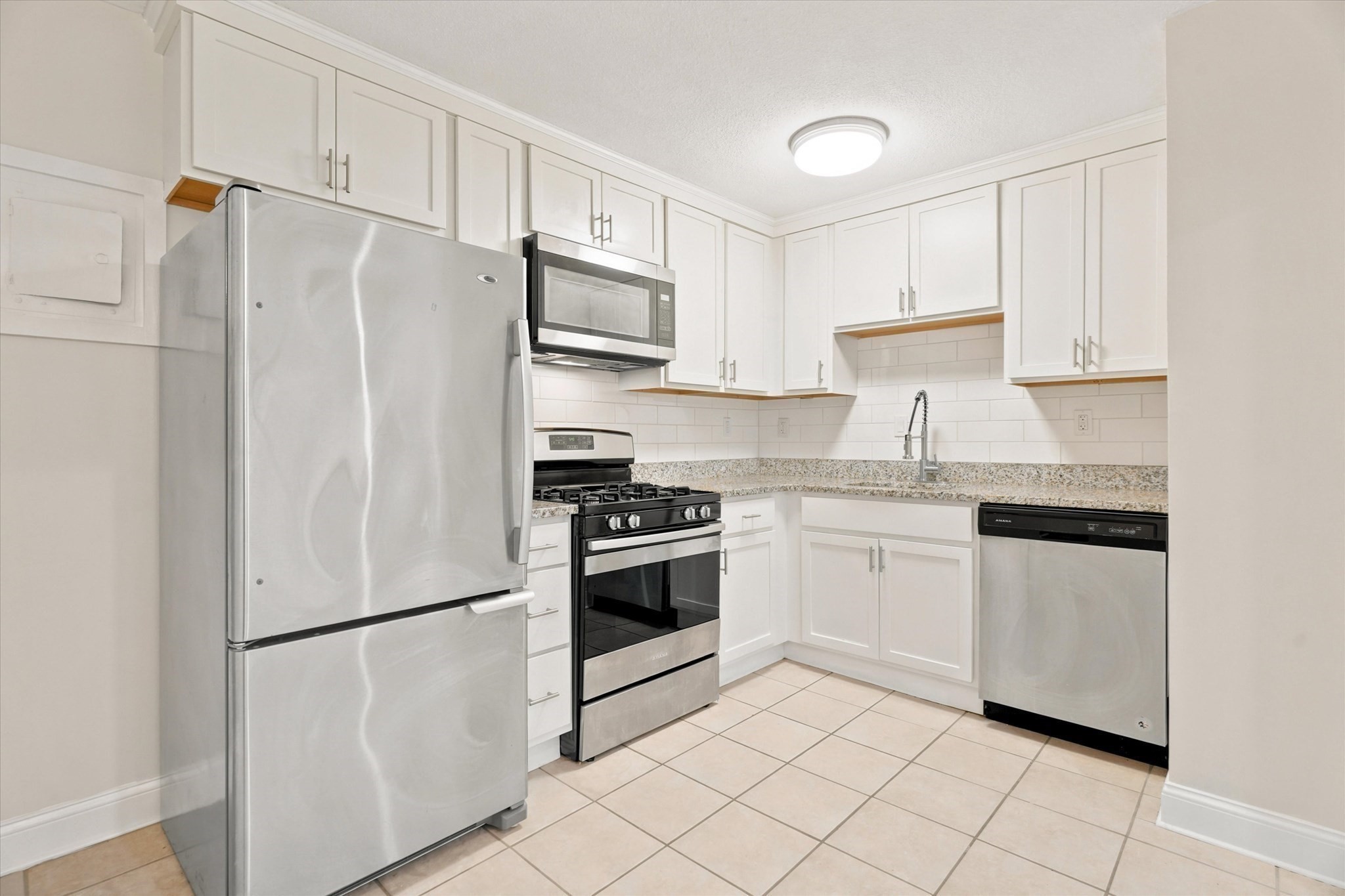 645 W Lowell Ave # 8 Property Photo 12