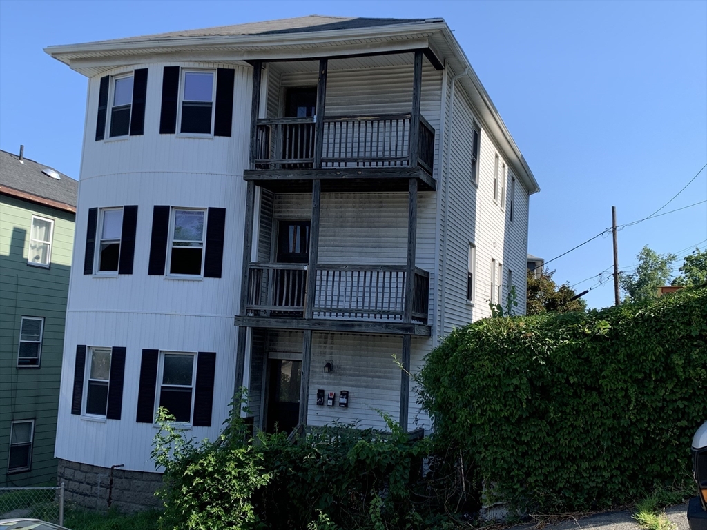 11 Diamond St Property Photo 1