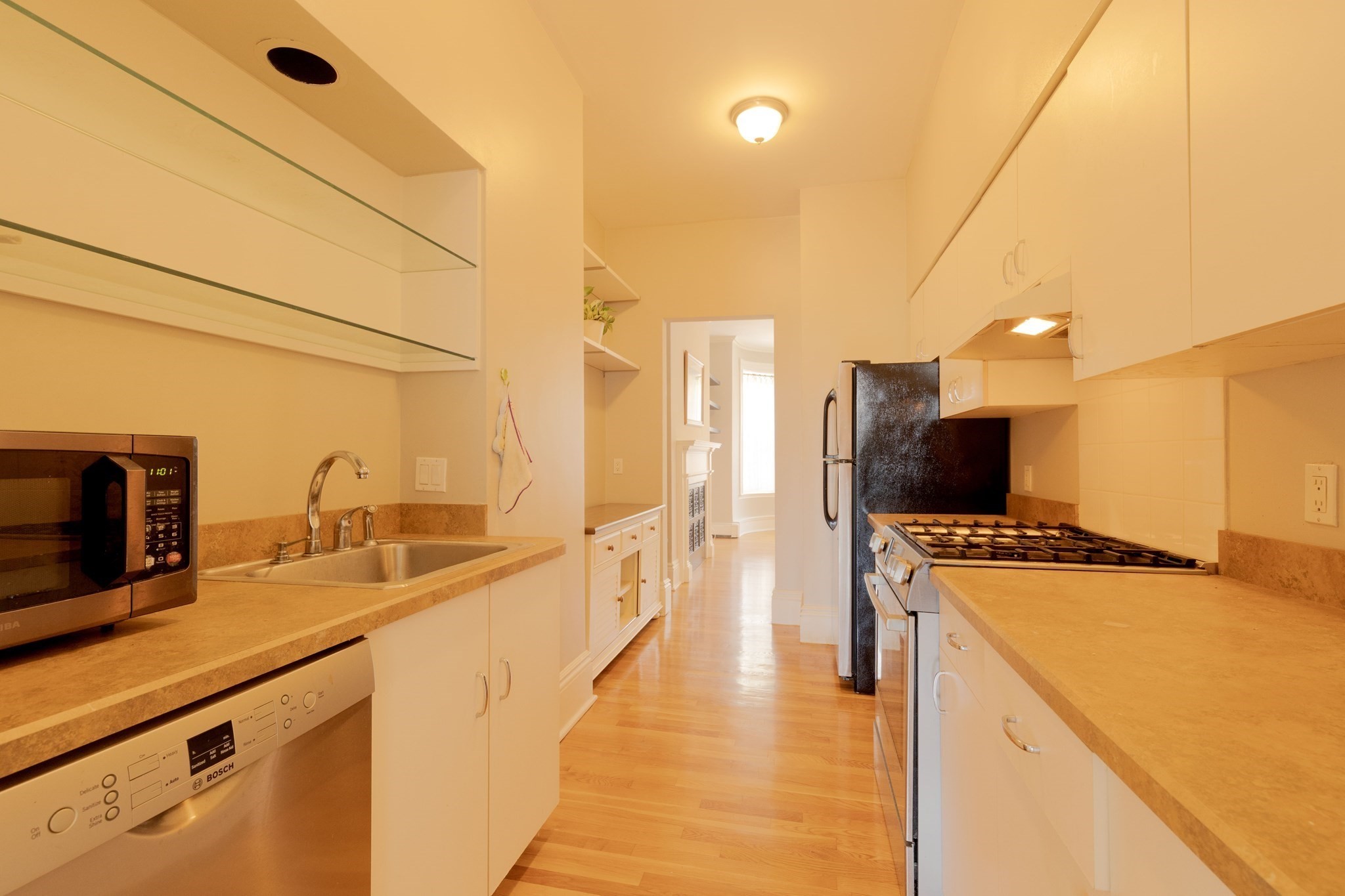 256 W Newton # 3 Property Photo 15