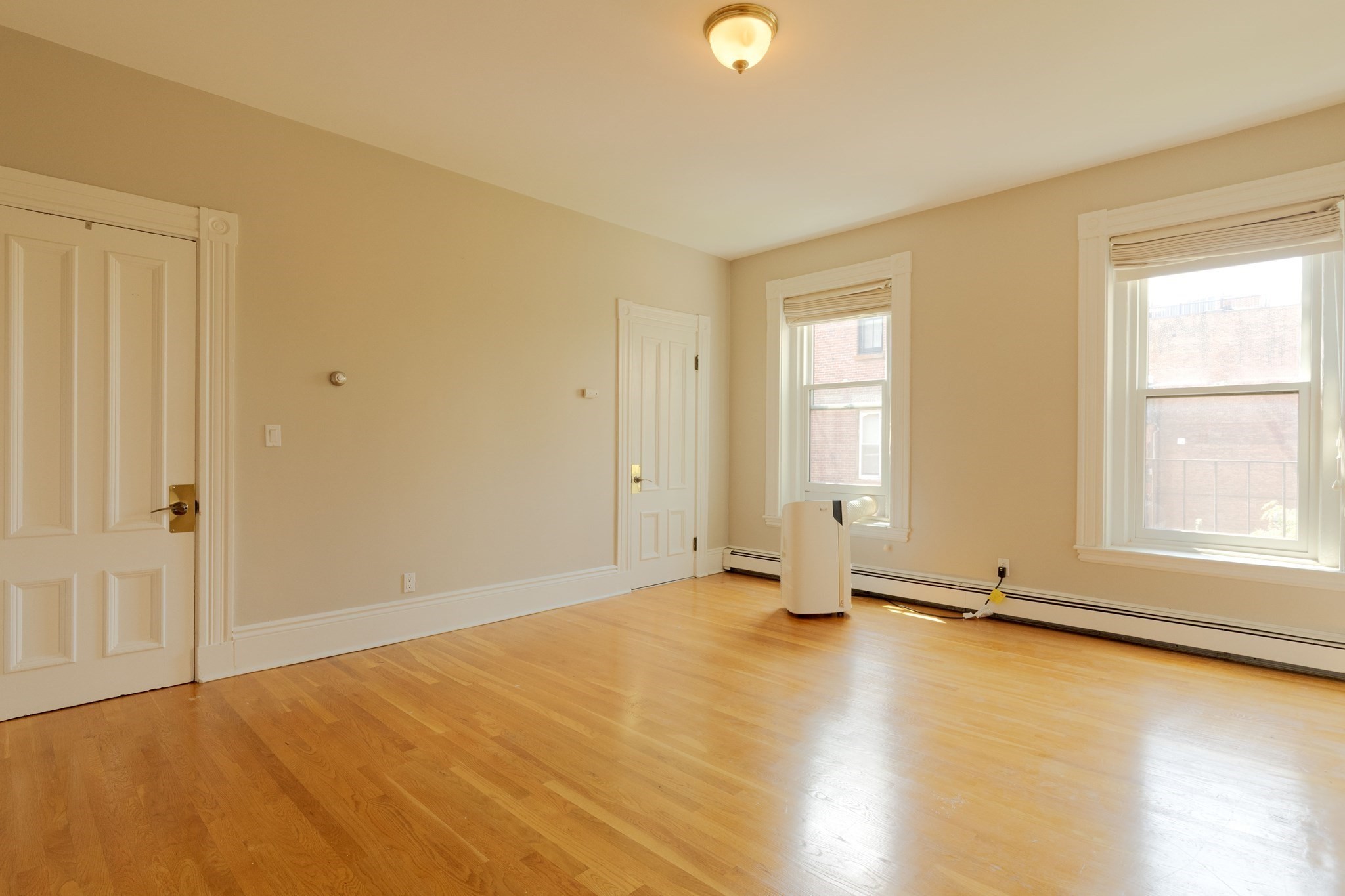 256 W Newton # 3 Property Photo 17