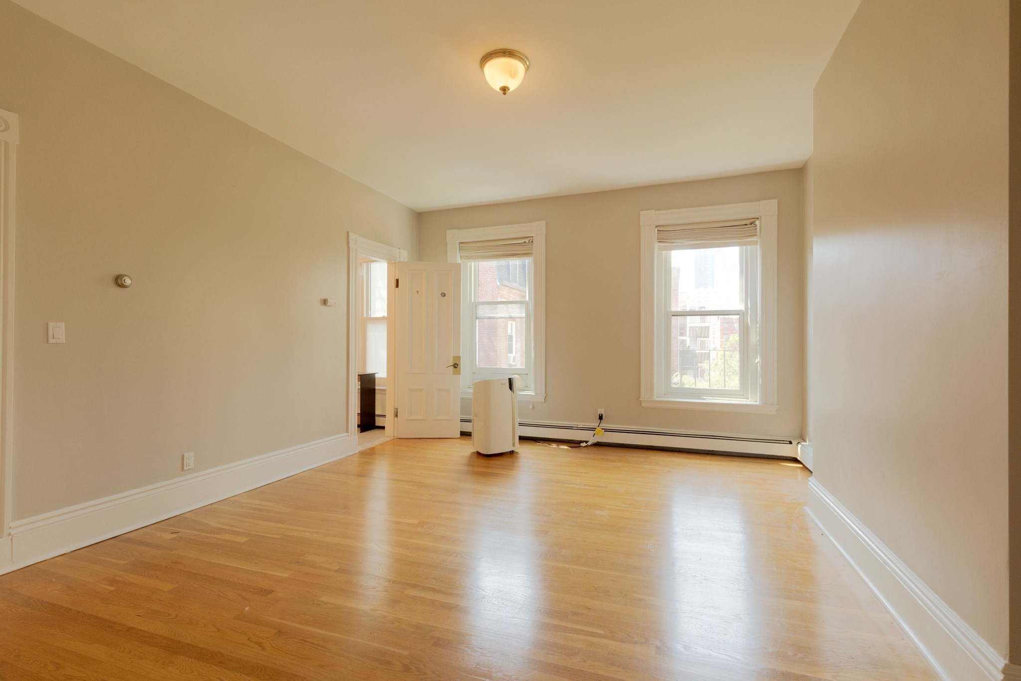 256 W Newton # 3 Property Photo 18