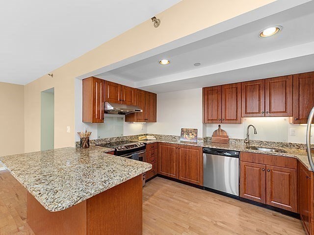 10 Rogers Street # 428 Property Photo 5