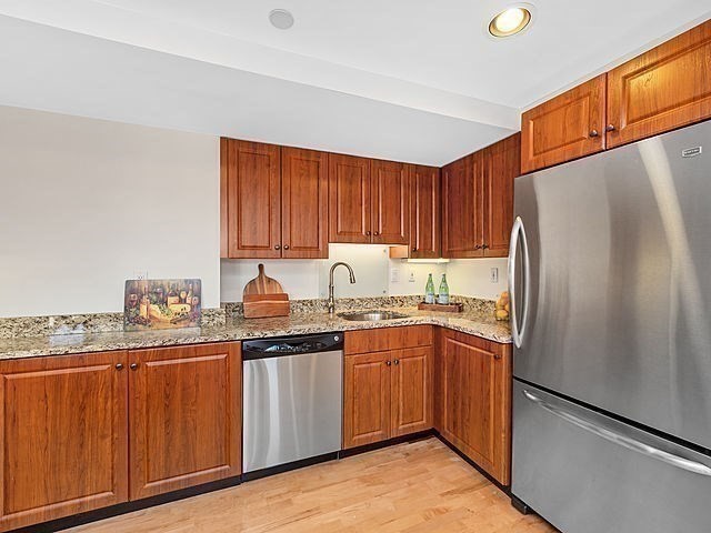 10 Rogers Street # 428 Property Photo 6
