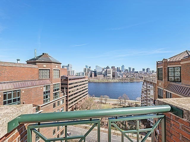 10 Rogers Street # 428 Property Photo 17