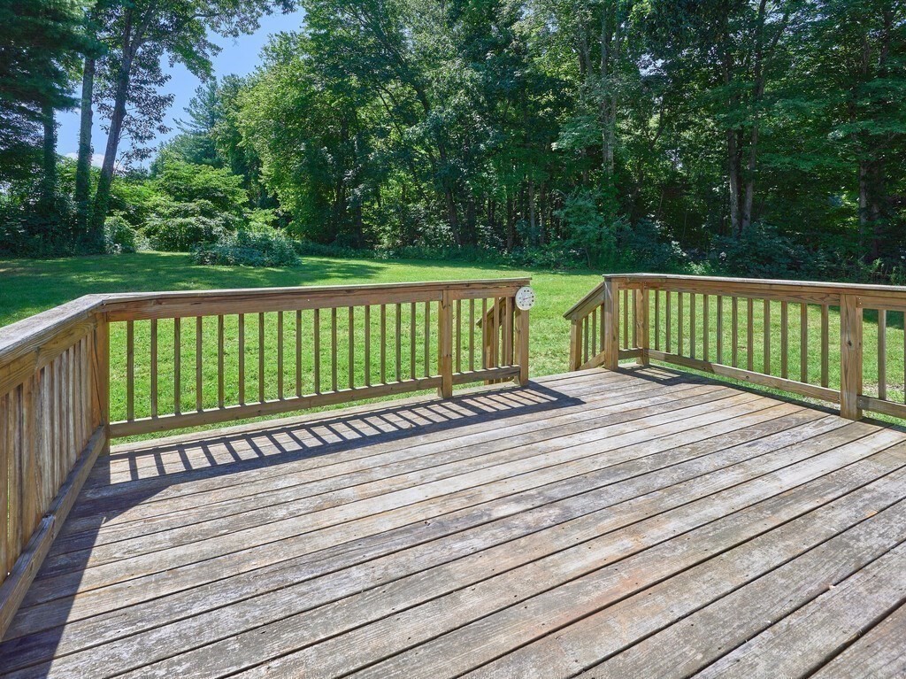 60 Burbank Rd Property Photo 4