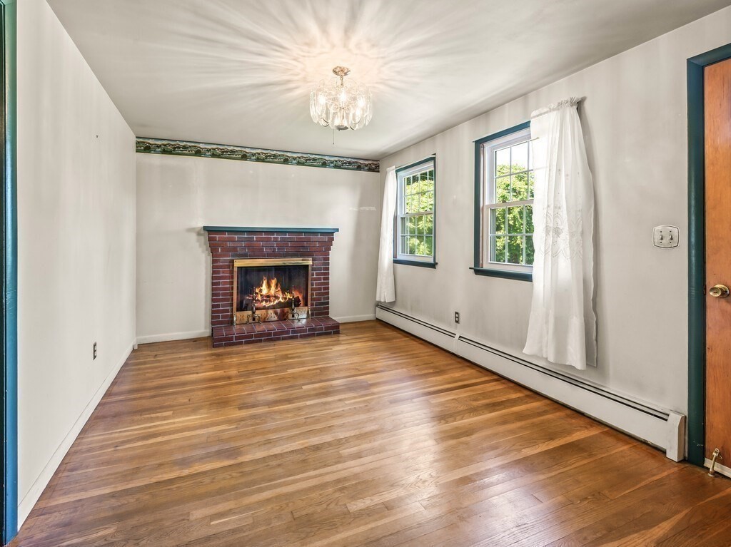 60 Burbank Rd Property Photo 8