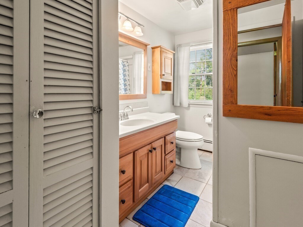 60 Burbank Rd Property Photo 9
