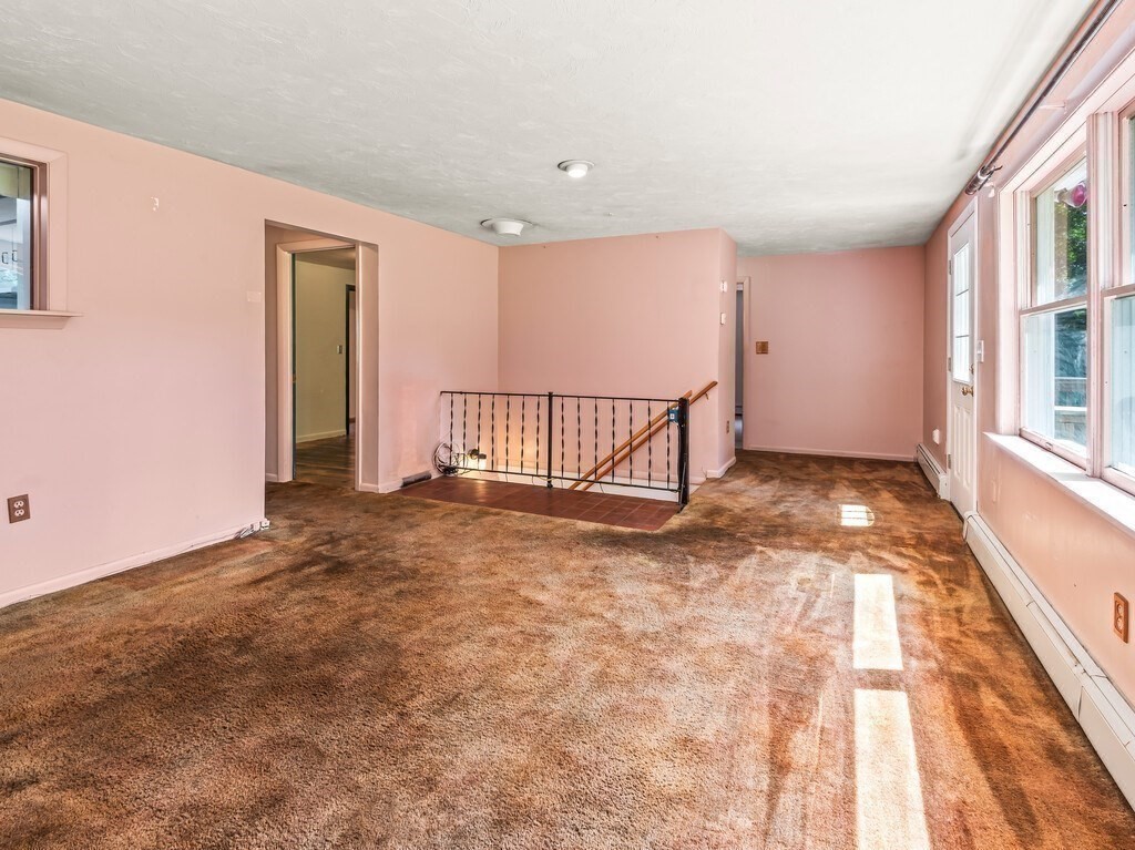 60 Burbank Rd Property Photo 12