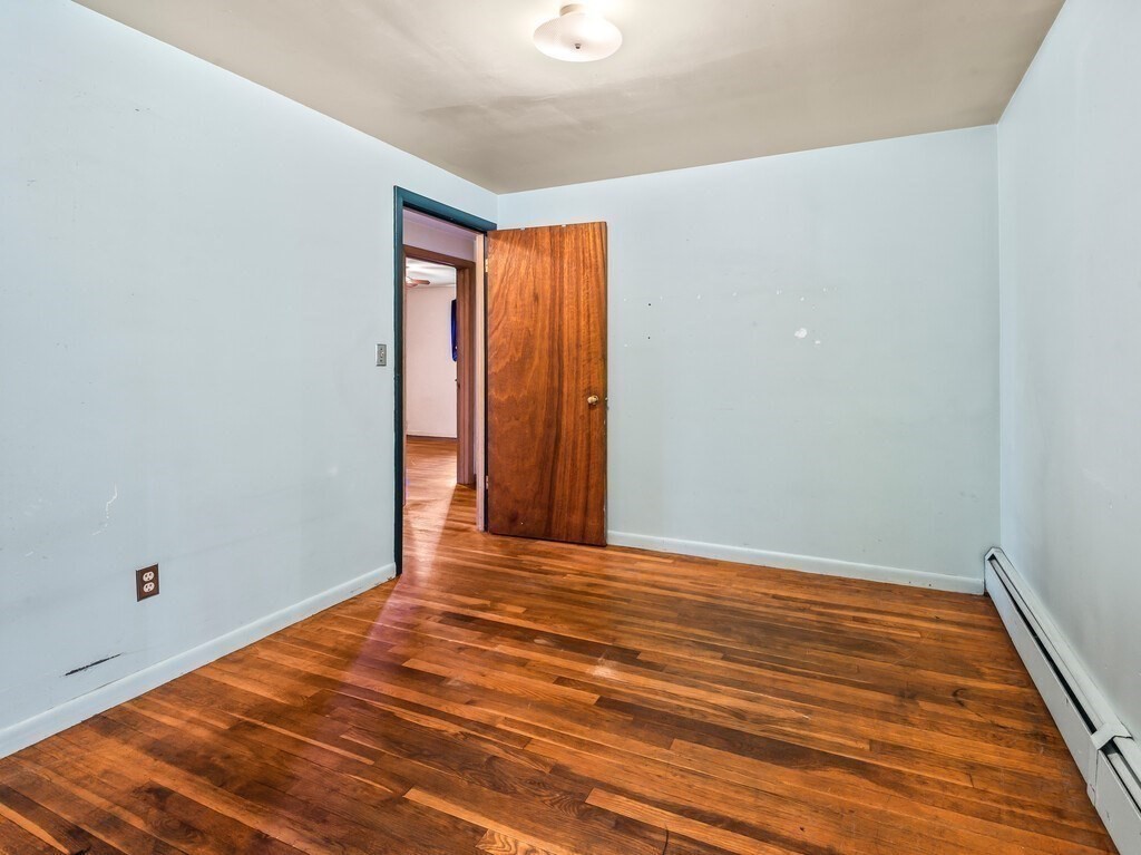 60 Burbank Rd Property Photo 18