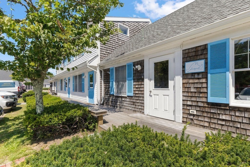 258 Edgartown-vineyard Haven Rd Property Photo 5