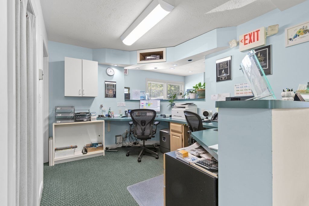 258 Edgartown-vineyard Haven Rd Property Photo 10